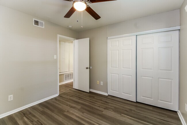 Building Photo - Adorable Ranch