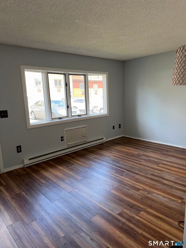 Foto del edificio - 909 Hamilton Ave