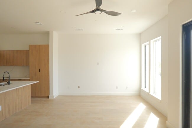 Building Photo - 4200 Munger Ave