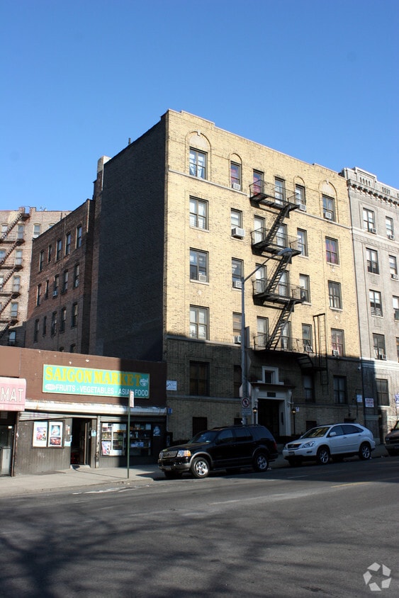 Building Photo - 2467 University Ave