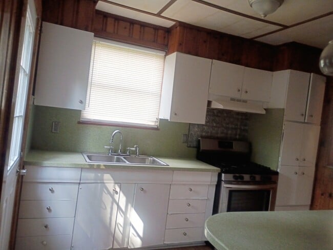 Building Photo - 2636 Ferrara Dr