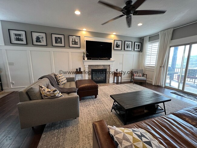 Building Photo - Stunning 5 Bedroom Home on Traverse Mountain