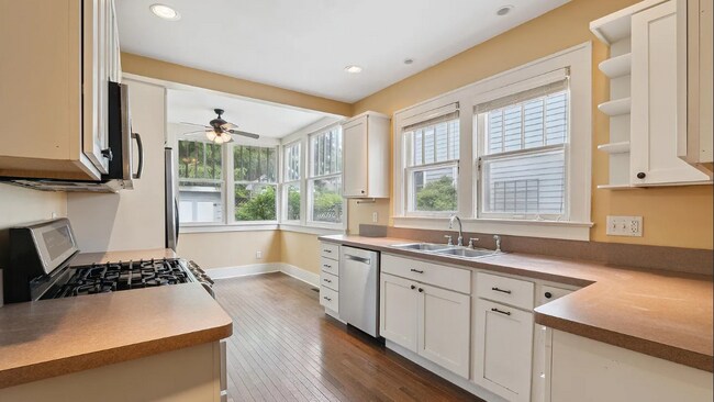cocina - 450 S 1st St
