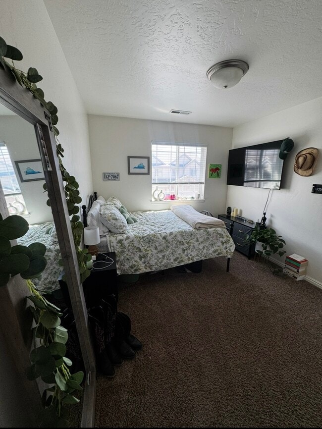 Building Photo - 66 S 610 E