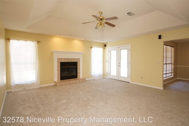 Building Photo - 3 br, 2.5 bath House - 66 Norwich Circle