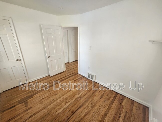 Foto del edificio - 20110 Northlawn St