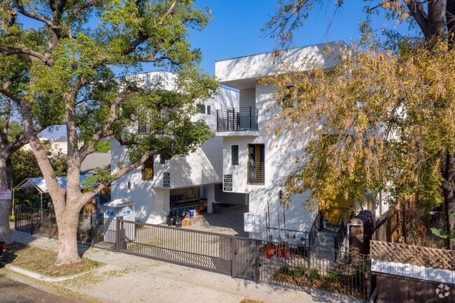 Primary Photo - 5246 Cleon Ave