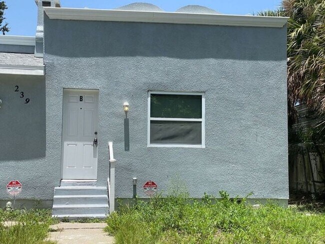 Photo - 1 Bedroom 1 Bath Duplex in Ormand Beach fo... House