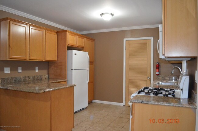 Building Photo - 112 Price Dr