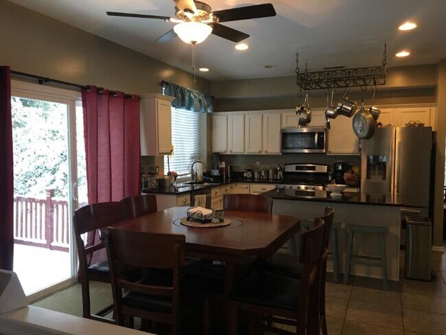 Building Photo - 14920 Amaranth Ct