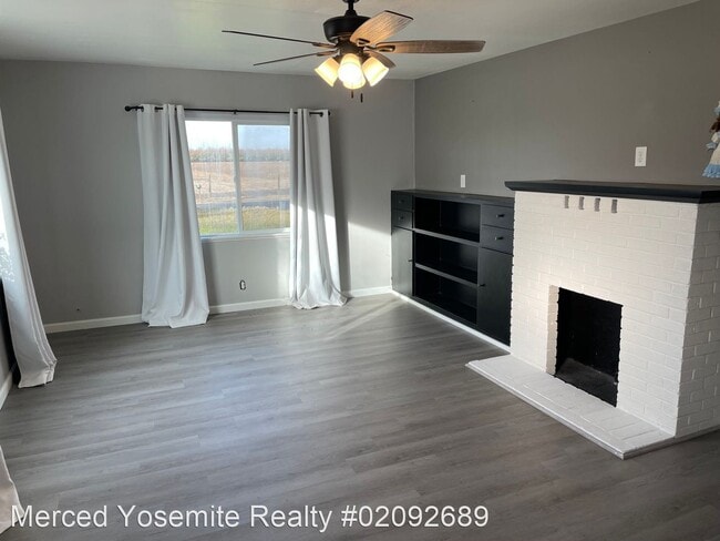 Building Photo - 3 br, 1 bath House - 7951 Palm Ave