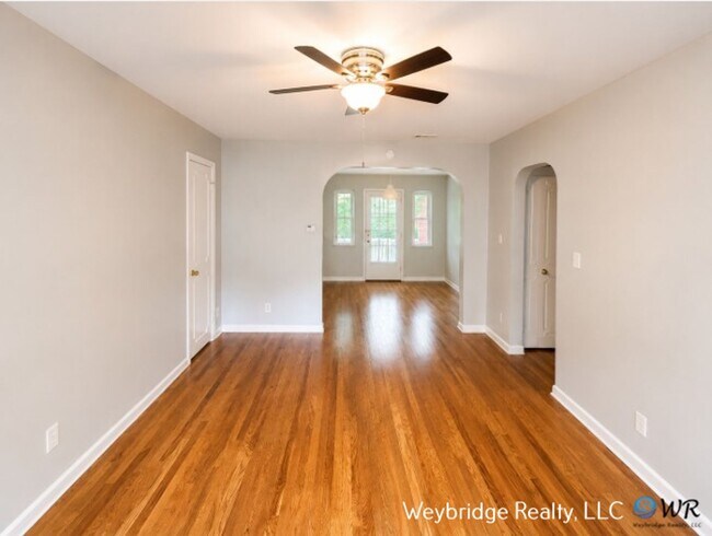 Foto del edificio - 3518 Hazelwood Ave