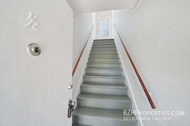 Foto del edificio - 1237 Havenhurst Dr