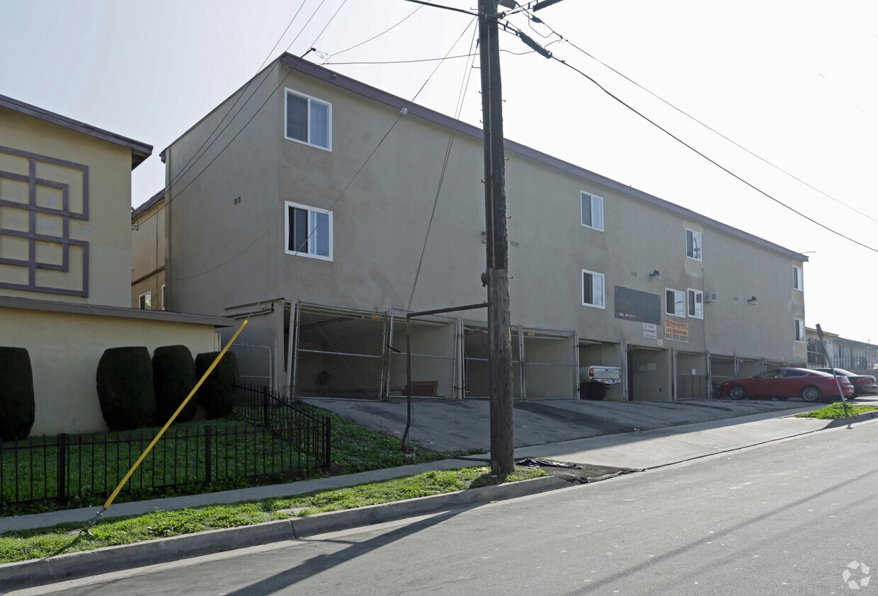 Foto del edificio - Budlong Apartments