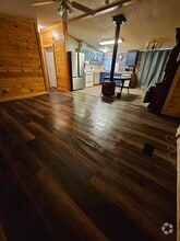 Building Photo - 740 Red Oak Dr