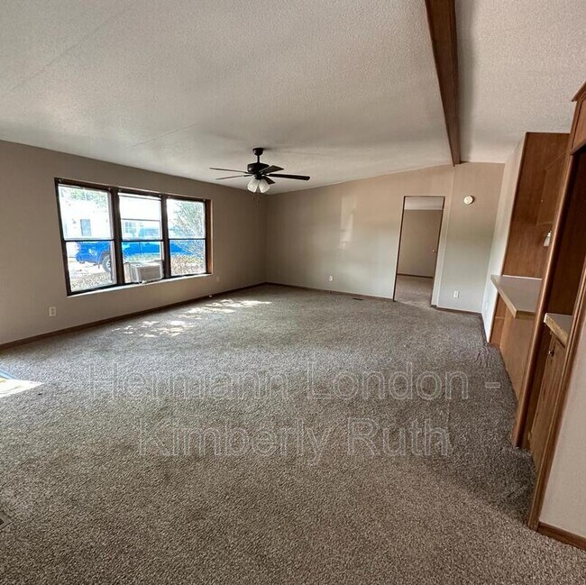 Building Photo - 1692 Chinkapin Dr