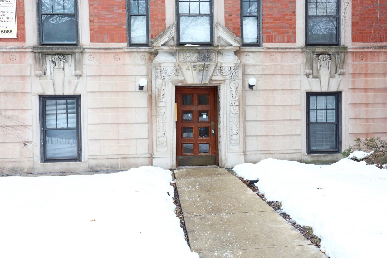 Building Photo - 4545 N Beacon St