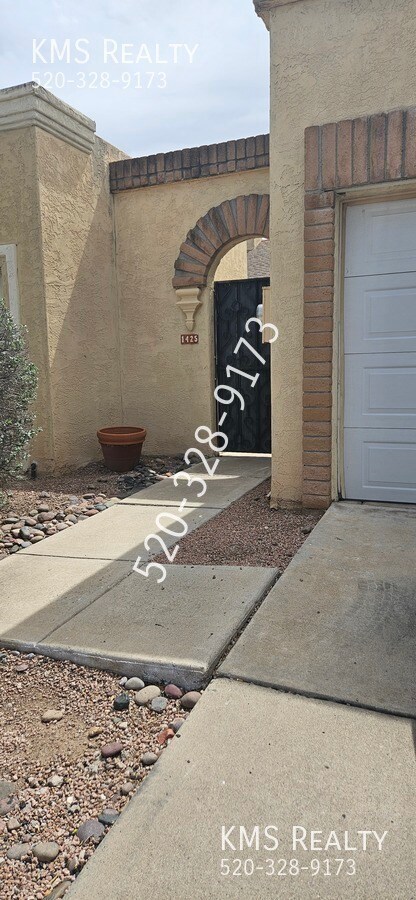 Building Photo - 1425 W Calle Plantino Owner/Agent