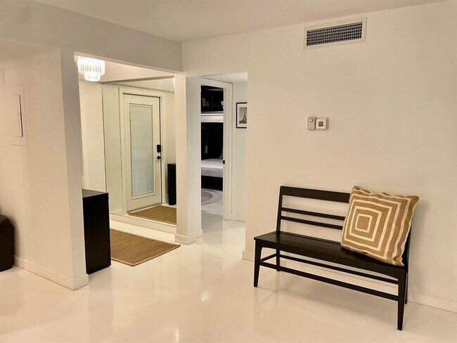 Building Photo - 224 Brackenwood Ter