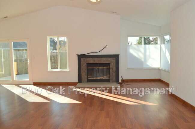 Foto del edificio - 62 Plumwood Ct