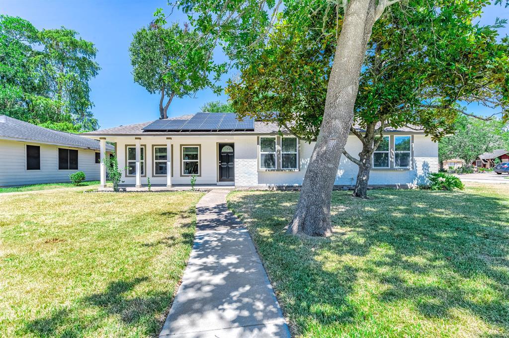 102 Bois D Arc St, Lake Jackson, TX 77566 House Rental in Lake