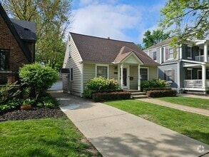 Building Photo - 1016 Bird Ave