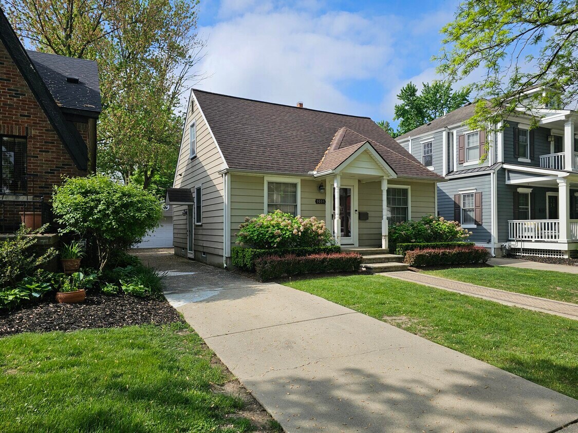 Foto principal - 1016 Bird Ave