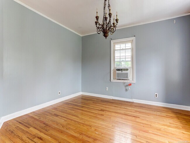 Foto del edificio - 1701 New Hyde Park Rd