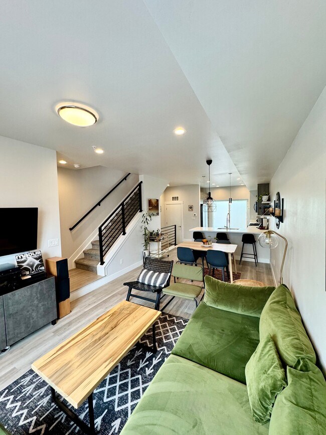 Building Photo - 3467 W 63rd Pl