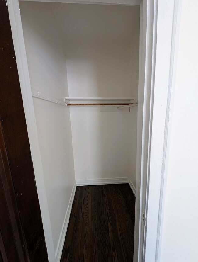 Foto del edificio - 3510 W Dickens Ave