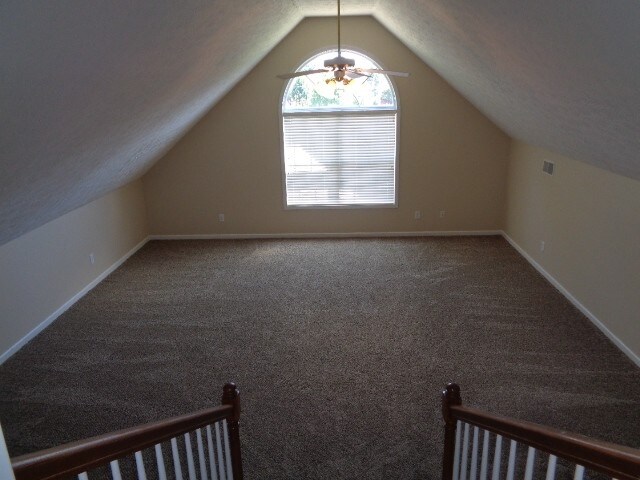 Building Photo - 614 Worthington Pl