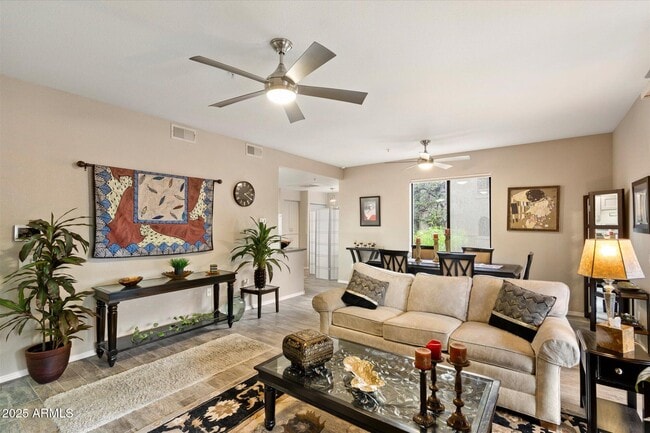 Foto del edificio - 15252 N 100th St