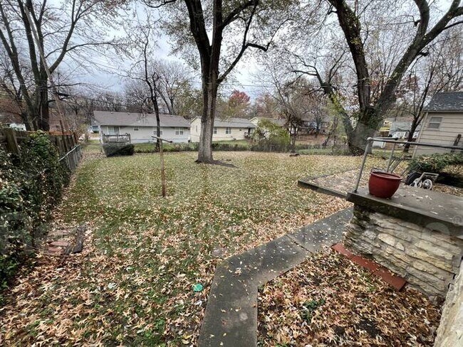 Building Photo - 2 Bedroom/1 Bath Home In Waldo - READY NOW