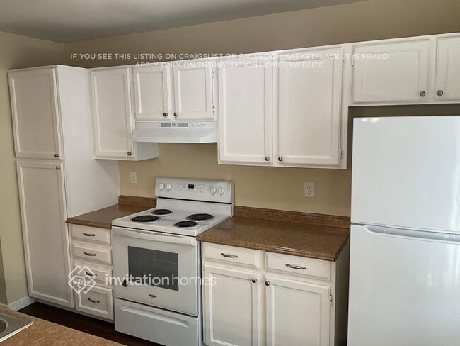 Building Photo - 1849 S Salida Cir