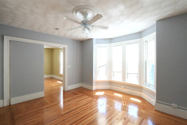 Building Photo - 58 Vinal Ave