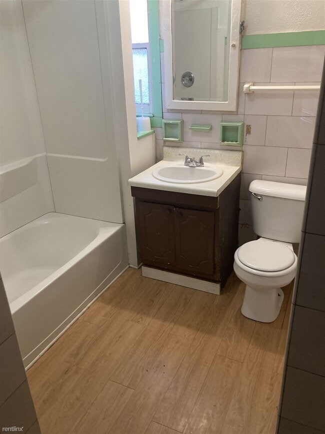 Building Photo - 2 br, 1 bath House - (Crafton Heights) Lar...
