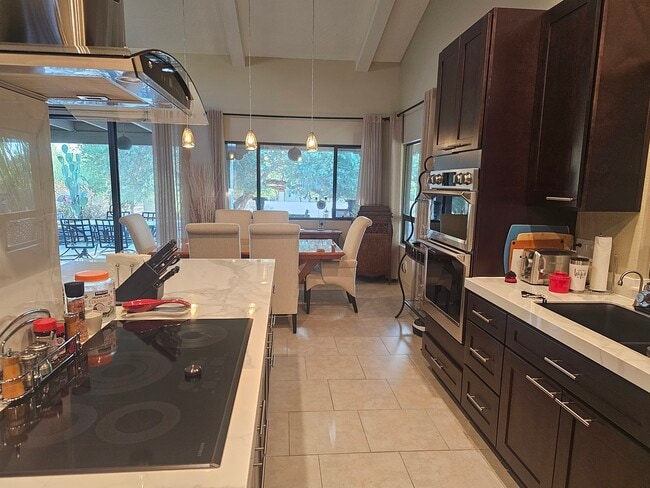 Building Photo - 26445 N Avenida Del Ray