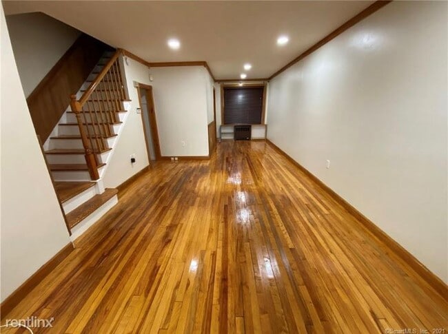 Building Photo - 2 br, 1 bath Townhome - 167 Virginia Ave