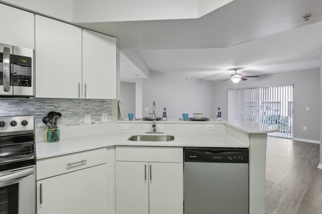 Building Photo - Pembroke Pines Landings Apartments