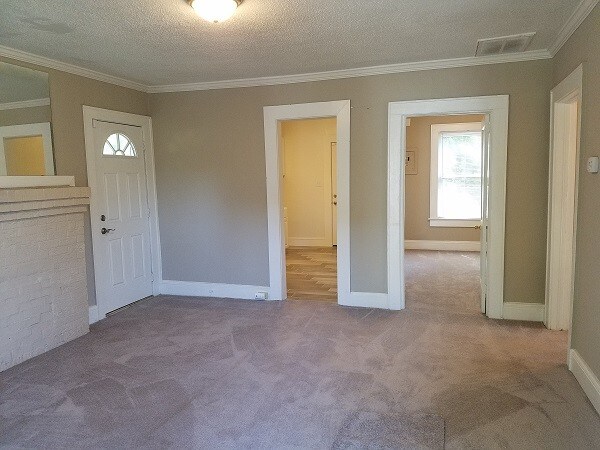 Building Photo - 929 Justice Ave