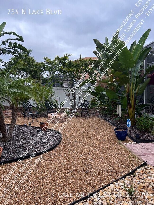 Foto del edificio - Upgraded Single-Family Home in Tarpon Springs