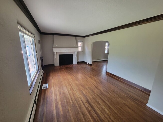 Foto del edificio - 1924 Burbank Dr