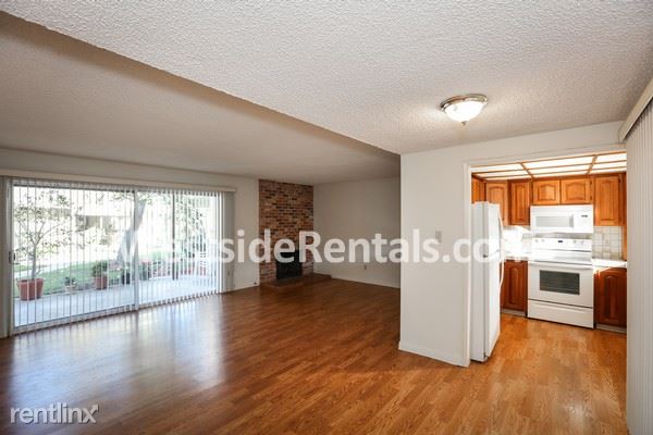 Foto del edificio - 22939 Maple Ave