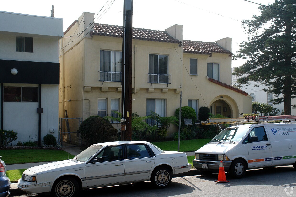 Foto del edificio - 108 N Hillcrest Blvd
