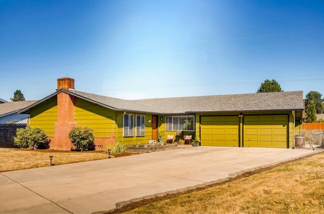 Photo - 3107 NW Lakeridge Dr House