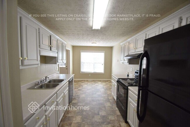 Foto del edificio - 1112 Summer Chase Dr