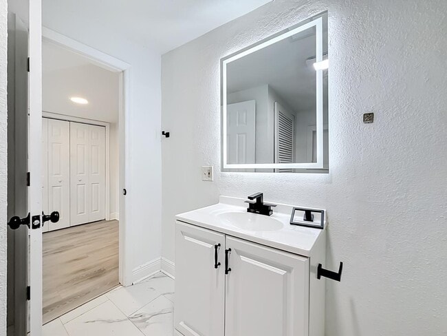 Photo - 8414 N 20th St House