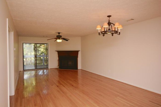 Building Photo - 2 bedroom in Mount Pleasant SC 29464