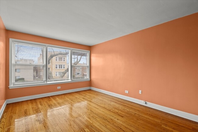 Foto del edificio - 8143 Knox Ave