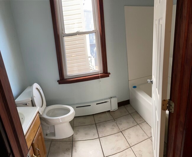 Bath - 1017 Prospect Ave